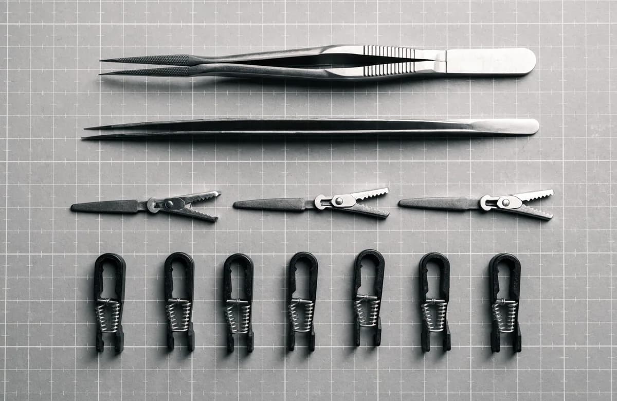 Holding & Clamping from Axon Model Co.